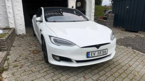 TESLA Model S TESLA Model S