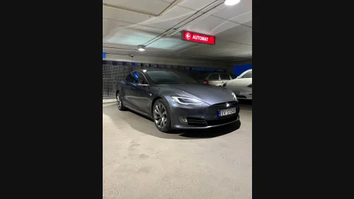 TESLA Model S 75D 4WD