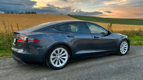 TESLA MOTORS Model S 70D