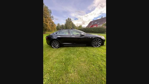 TESLA Model S 75D 4WD