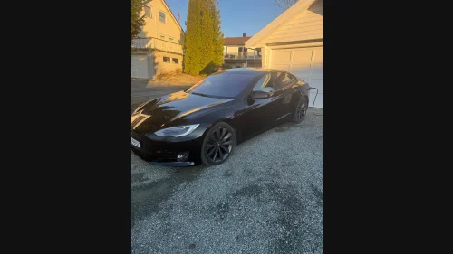 TESLA Model S 75D 4WD