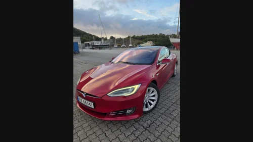TESLA Model S 75D 4WD
