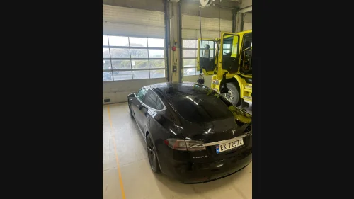 TESLA Model S 75D 4WD