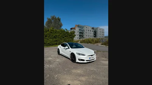 TESLA Model S 75D 4WD