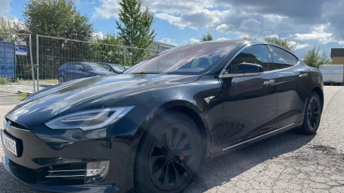 TESLA Model S 75D 4WD FSD MCU2 EU-OK PANO LUFT PREMIUM VINT.P LAV KM