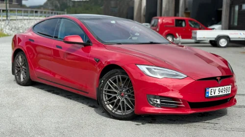 TESLA Model S 100D 4WD Red Raven