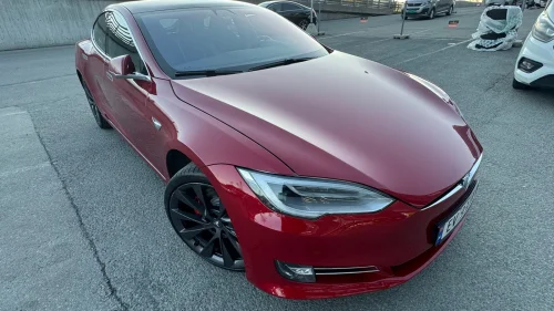 TESLA Model S Ludicrous Performance