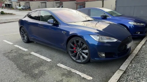 TESLA MOTORS Model S P90DL Gratis lading
