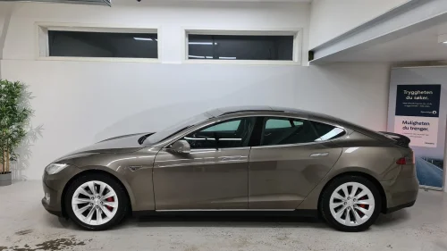 TESLA MOTORS Model S P90D Performance Ludicrous pluss