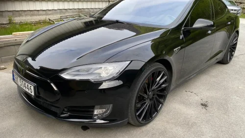TESLA MOTORS Model S Model S P90DL (Ludicrous)