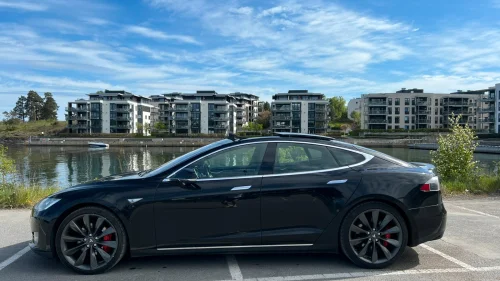 TESLA MOTORS Model S P85D, Syv seter (next gen), gratis lading -type2, 21"