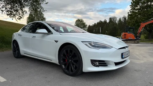 TESLA Model S Performance