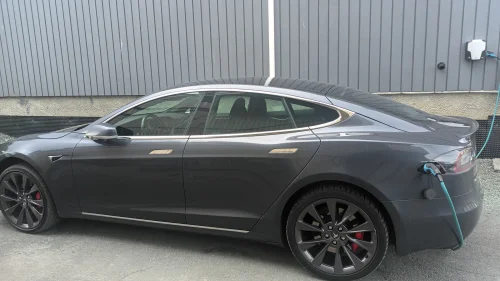 TESLA Model S Tesla Model S Ludicrous Performance