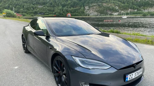 TESLA Model S Long Range Performance Ludicrous Raven