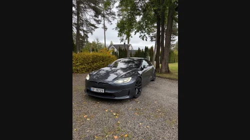 TESLA Model S Plaid