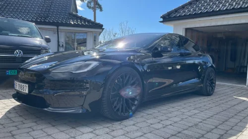 TESLA Model S Plaid // Se Utstyr!