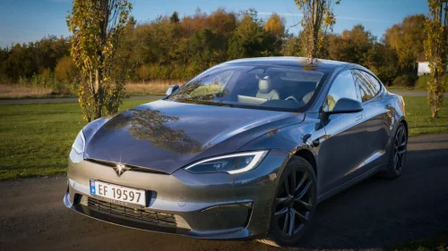 TESLA Model S PLAID