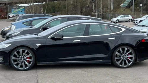 TESLA MOTORS Model S P85