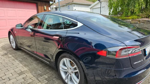 TESLA MOTORS Model S 85