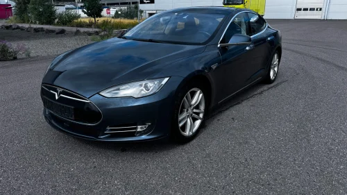 TESLA MOTORS Model S 85
