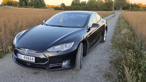 TESLA MOTORS Model S 85