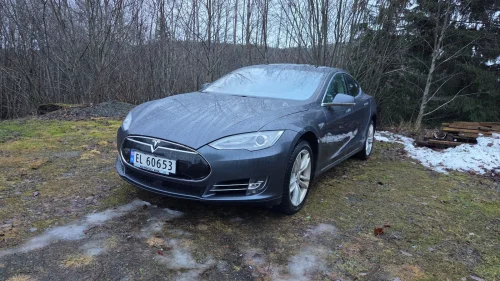 TESLA MOTORS Model S 85D