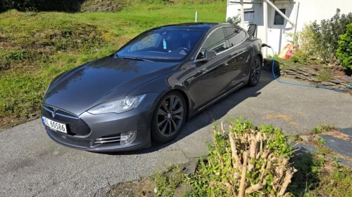 TESLA MOTORS Model S P85D Performance 4WD, Outlet