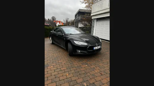TESLA MOTORS Model S P85D Performance