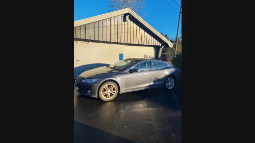 TESLA MOTORS Model S 85P Performance