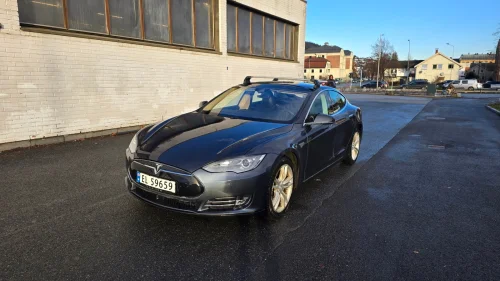 TESLA MOTORS Model S 85D