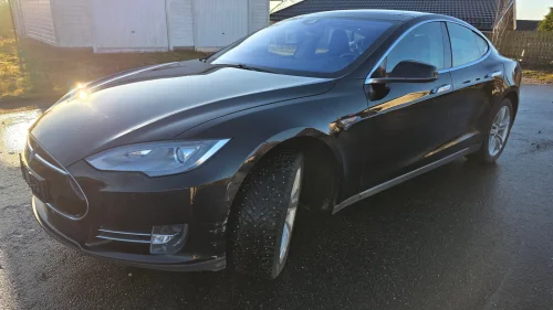 TESLA MOTORS Model S 85D Free supercharging