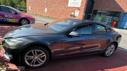 TESLA MOTORS Model S P85D REP.OBJEKT EU-OK 02.27 LUFTFJÆRING PANORAMA PREMIU