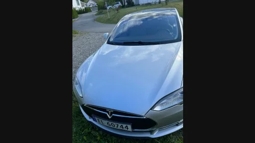 TESLA MOTORS Model S 85D