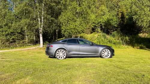 TESLA MOTORS Model S 85P Performance