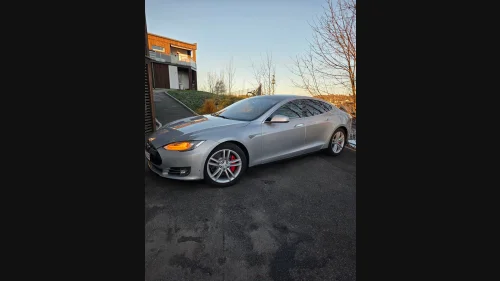TESLA MOTORS Model S P85D Performance