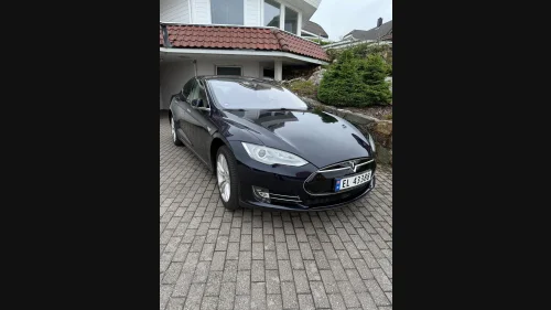 TESLA MOTORS Model S 85D