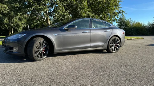 TESLA MOTORS Model S P85D Performance
