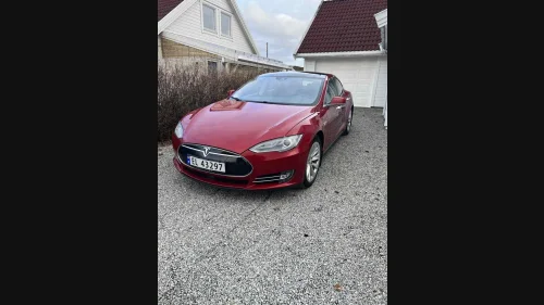 TESLA MOTORS Model S P85D Performance