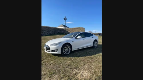 TESLA MOTORS Model S 85D 4x4