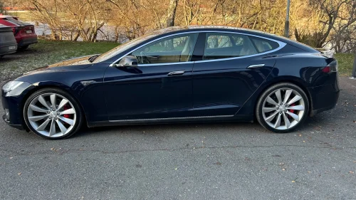 TESLA MOTORS Model S P85D Performance Ludicrous