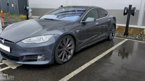 TESLA MOTORS Model S P85D gratis superlading vinterpakke panoramatak CCS Ins
