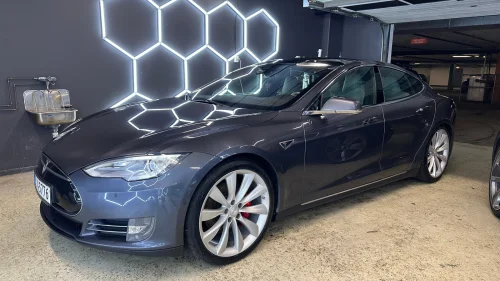 TESLA MOTORS Model S P85D Performance