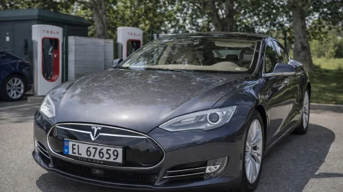 TESLA MOTORS Model S 85D