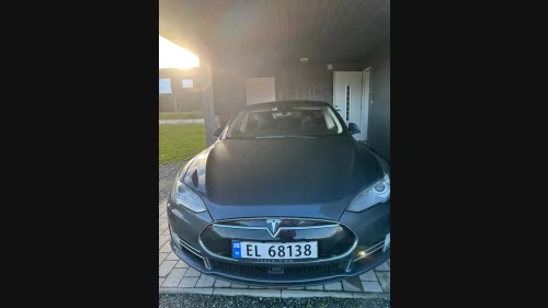 TESLA MOTORS Model S 85D