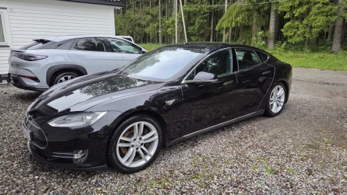 TESLA MOTORS Model S 85D