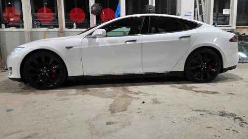TESLA MOTORS Model S P85D Performance Insane