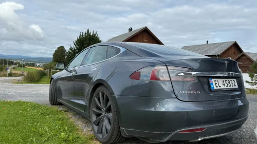 TESLA MOTORS Model S 85D
