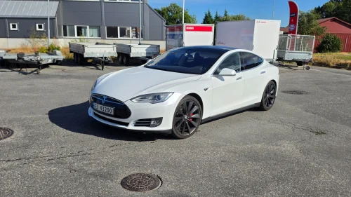 TESLA MOTORS Model S P85D Performance - insane+