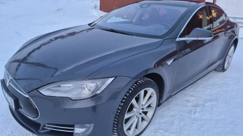 TESLA MOTORS Model S 85D