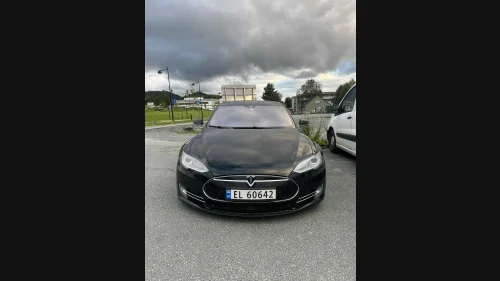 TESLA MOTORS Model S P85D Performance 4WD / Feil på batteri